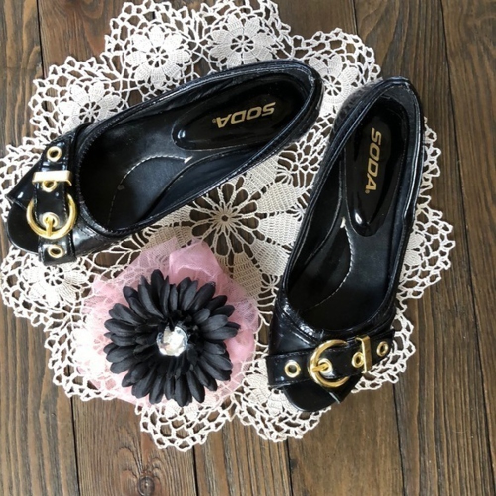 Soda black patent leather peep toe gold buckle wedges